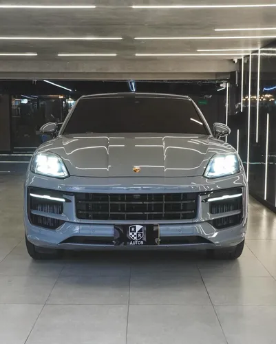 Porsche Cayenne GTS Coupe 2025