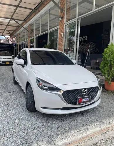 Mazda 2 Touring Sedan 2021