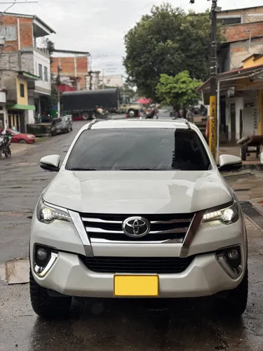 Toyota Fortuner SRV 2.7 2020 4x2 gasolina automático 7 pasaj