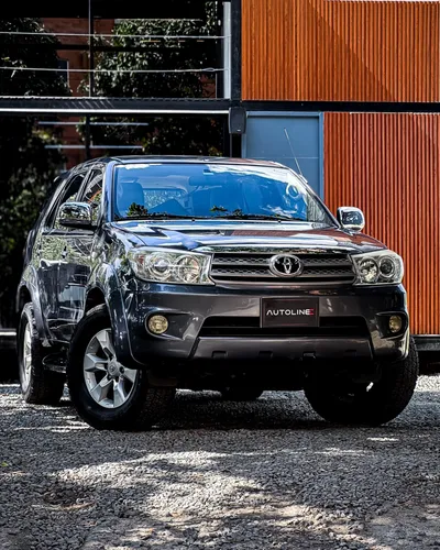 Toyota Fortuner 2010