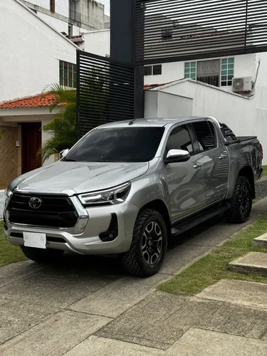 Toyota Hilux SRX