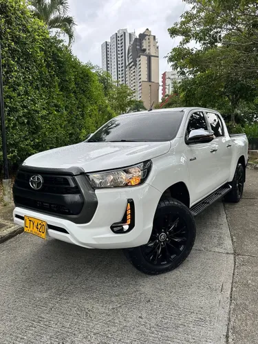 Toyota hilux 2023 diesel 2.4 mecánica 