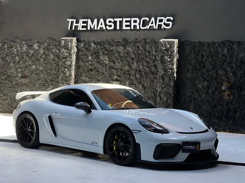 Porsche Cayman GT4 982