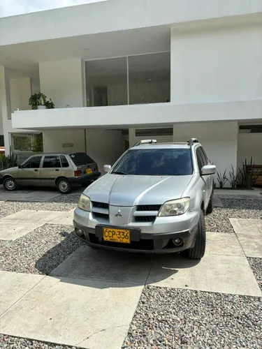 Mitsubishi Outlander 2.400AT FULL