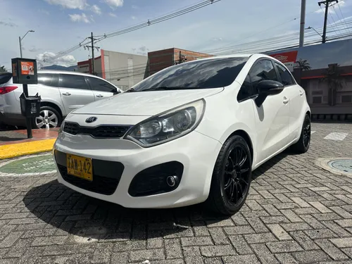 Kia Río HB mecánico 1.200