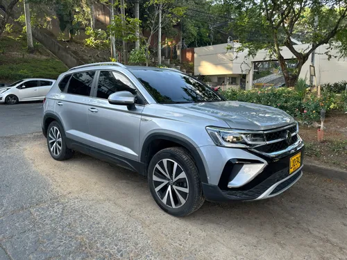 Volkswagen Taos Highline 2023