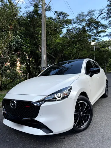 Mazda 2 Grand Touring LX Carbón Edición 2025