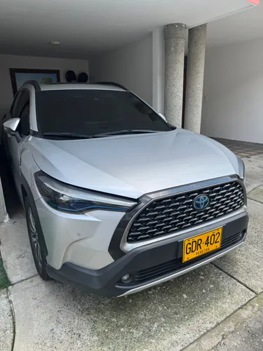 TOYOTA Corolla CROSS HYBRID FULL EQUIPO