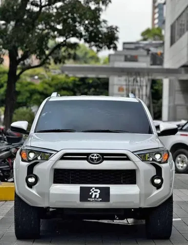 Toyota 4Runner SR5 2024