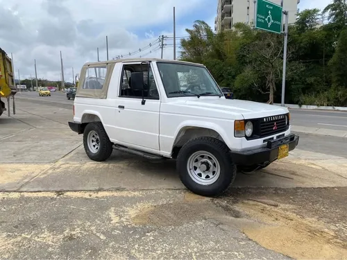 MITSUBISHI MONTERO CARPADO 7 PASAJEROS