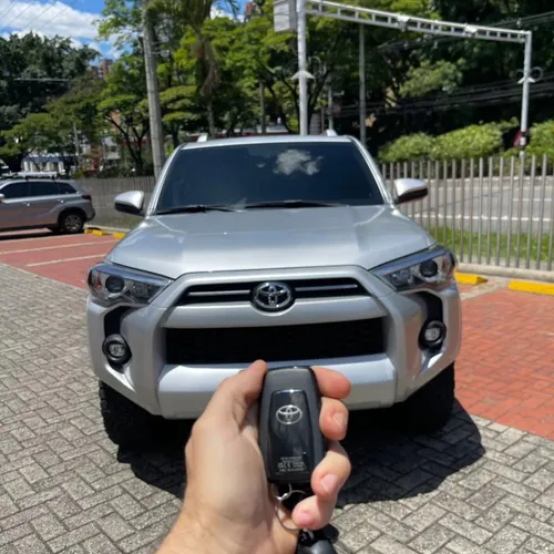 TOYOTA 4RUNNER SR5 2023