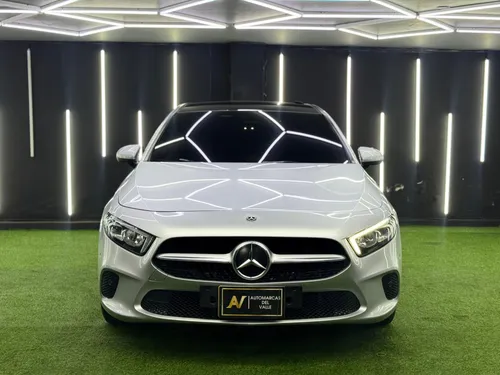 MERCEDES BENZ A 200 2020