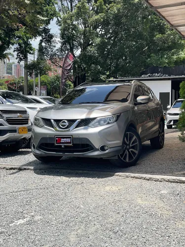 NISSAN QASHQAI EXCLUSIVE 2017 AT 2.000L 4X4 PLATA 101.500 KMS