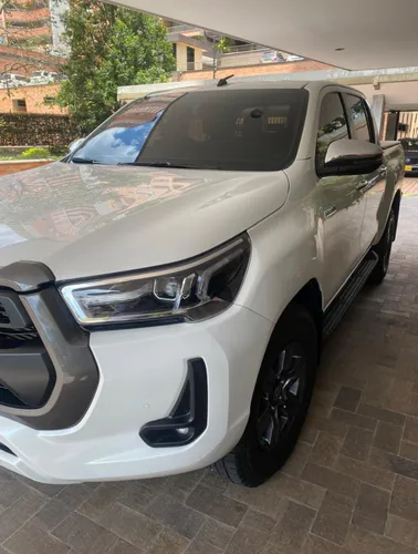 TOYOTA HILUX 4X4 AUTOMATICA 2023