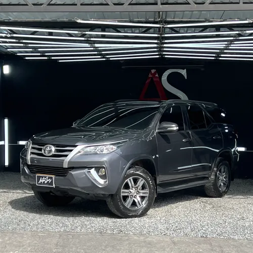 Toyota Fortuner SW4 2018 2.7 