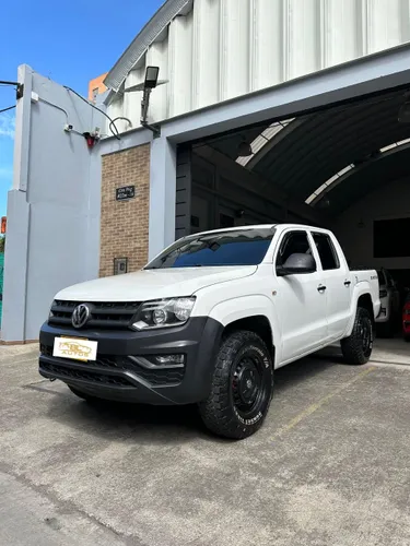  Volkswagen Amarok 4x4  Modelo 2020 Diésel  Mecánica  65.000 km 