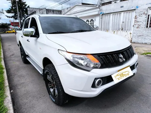  Mitsubishi L200 Sportero  2018 70.000 km  Diésel 2.5  4x4  Mecánica