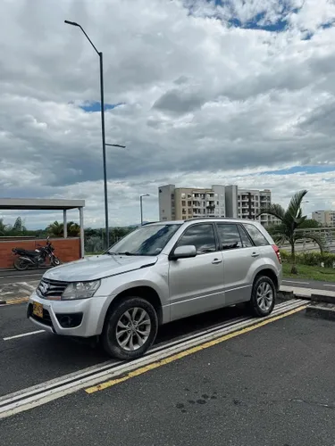 Suzuki grand vitara 5 puertas 4x4 con bajo automatica info 3136614176
