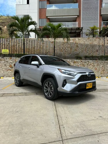 TOYOTA RAV4 2024