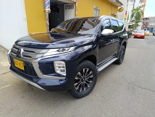 MITSUBISHI MONTERO SPORT DIÉSEL 4x4 2022