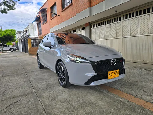 Mazda 2 grand touring lx 1.5 