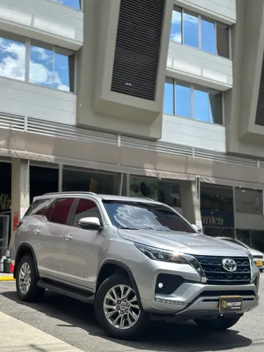 TOYOTA FORTUNER SRV