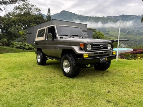 Toyota macho carpada Land Cruiser 2004 Mecánico Con Aire Acondicionado