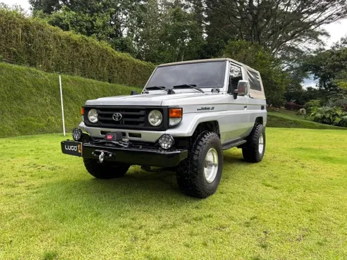Toyota macho carpada Land Cruiser 2003 Mecánico Con Aire Acondicionado