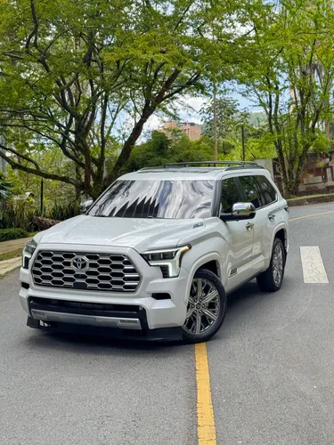 TOYOTA SEQUOIA CAPATONE