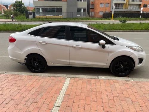 Ford Fiesta SE 2011 Automático