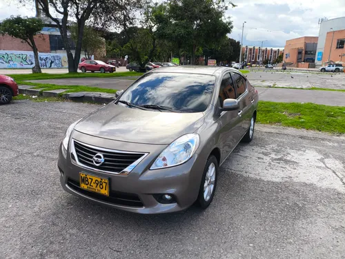 Nissan Versa MT 2013