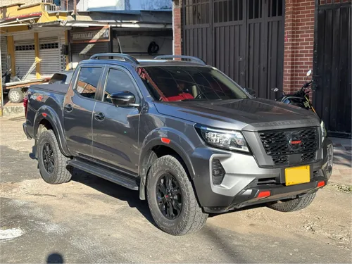 Nissan Frontier Pro-4X 2.5 2022 4x4 diésel automático