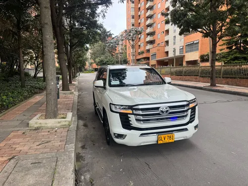 Toyota LC 200  elite 4.5 blindaje 2 plus actualizada 25