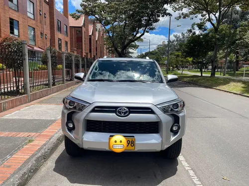 Toyota 4runer SR5 2024