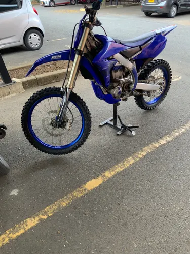 Yamaha Yz250F - Modelo 2023