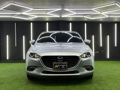 MAZDA 3  TOURING 2018