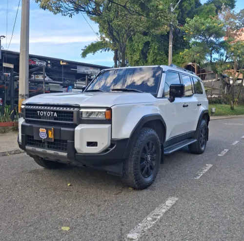 TOYOTA PRADO LAND CRUISER 2025