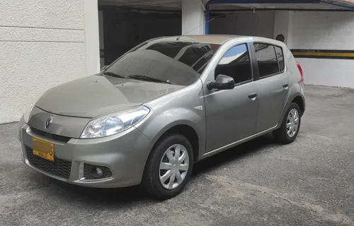 RENAULT SANDERO 2013