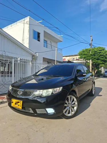 KIA CERATO FORTE AUTOMÁTICO 