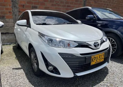 Toyota Yaris XS Sedan 2022