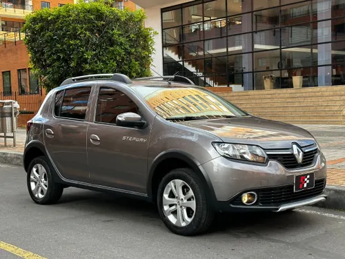 Renault Sandero Stepway 2020 - Manual - 1.6 L - Gris