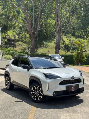 TOYOTA YARIS CROSS  2025  XLS  HIBRIDO