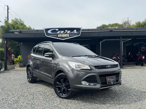 FORD ESCAPE TITANIUM  