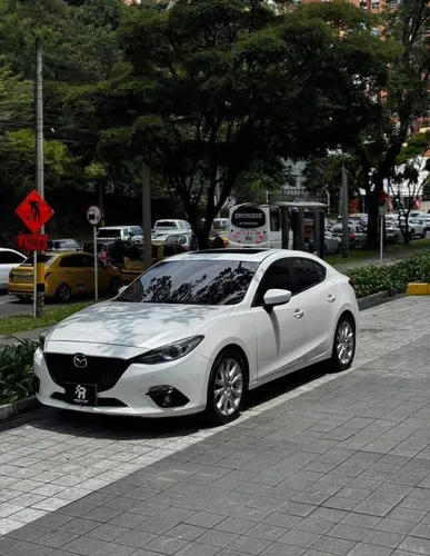 Mazda 3 Grand Touring blindado 2016