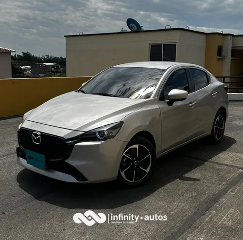 Mazda 2 Grand Touring LX Sedán 2025