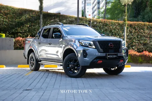 Nissan Frontier np300 2.5 Pro-4X 4x4 Gasolina 2026