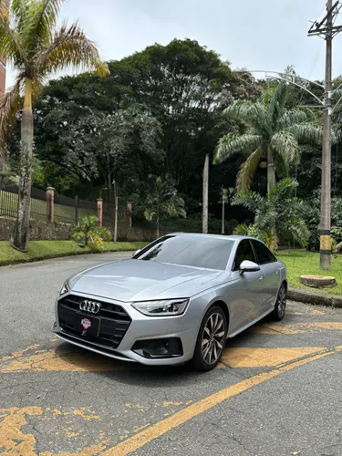 Audi A4 prestige hibrido 2025