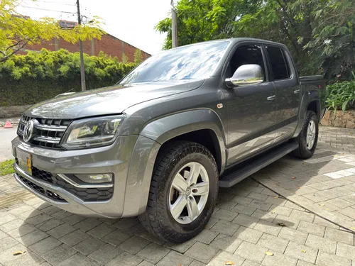 VOLKSWAGEN AMAROK HIGHLINE