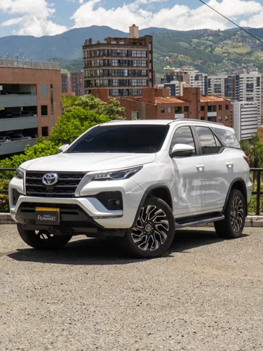 Toyota Fortuner 2.4 Diesel 2023