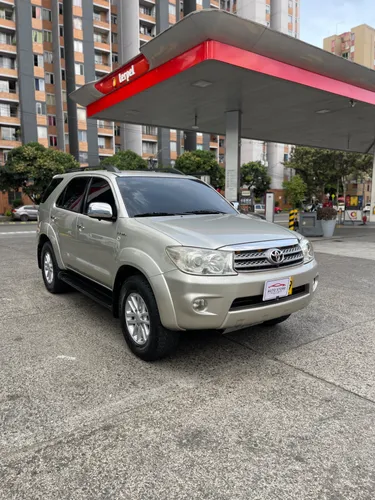 Toyota Fortuner SR5 2011